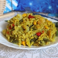 Рис с овощами и креветками